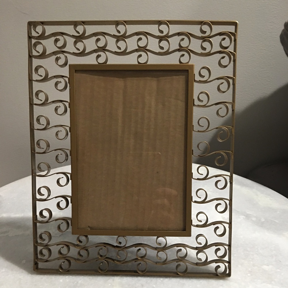 Vintage metal picture frame open scroll pattern for 5x7 photo  pre owned